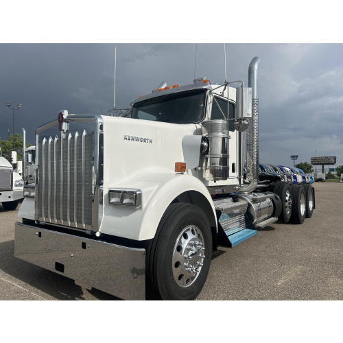 2025 KENWORTH W900